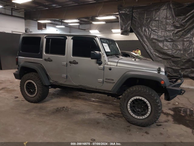 1C4BJWDG3HL528044 Jeep Wrangler Unlimited Sport 4x4