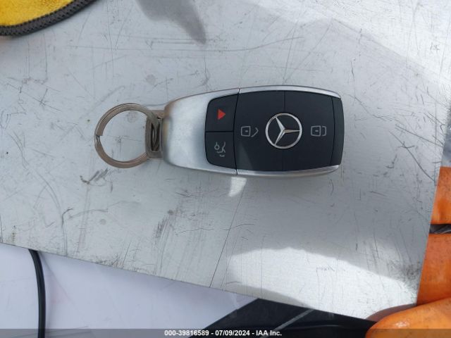 WDDWK8DB5KF882822 Mercedes-Benz C 300