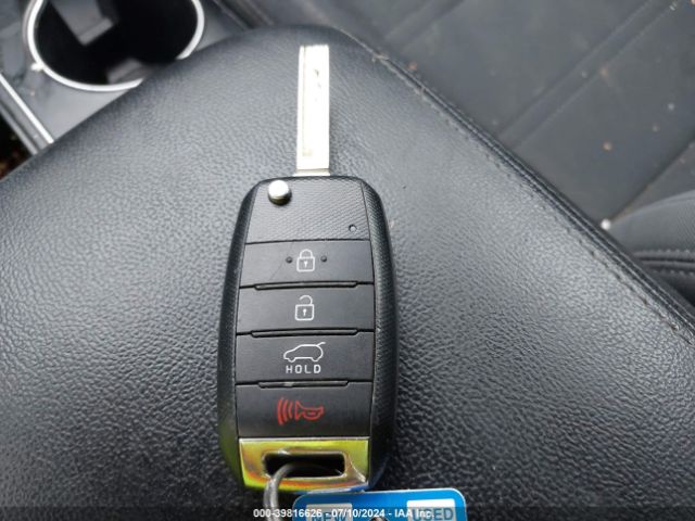 5XYPGDA31JG425183 KIA Sorento 2.4l Lx
