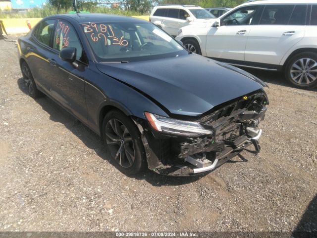 7JRL12FK6RG289289 Volvo S60 B5 Core Dark Theme
