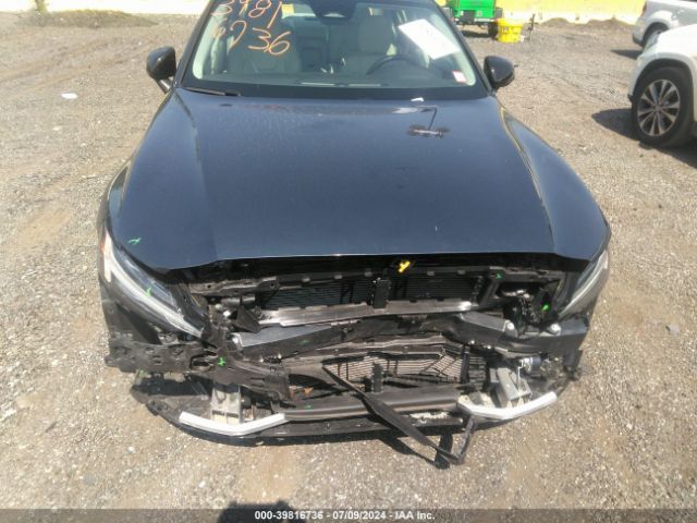 7JRL12FK6RG289289 Volvo S60 B5 Core Dark Theme