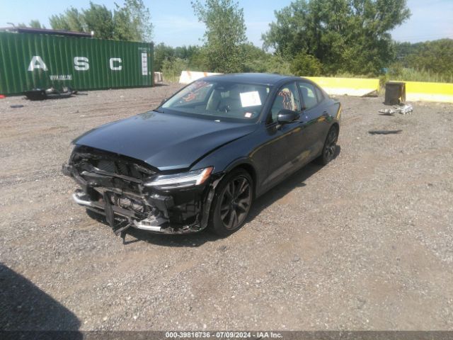 7JRL12FK6RG289289 Volvo S60 B5 Core Dark Theme
