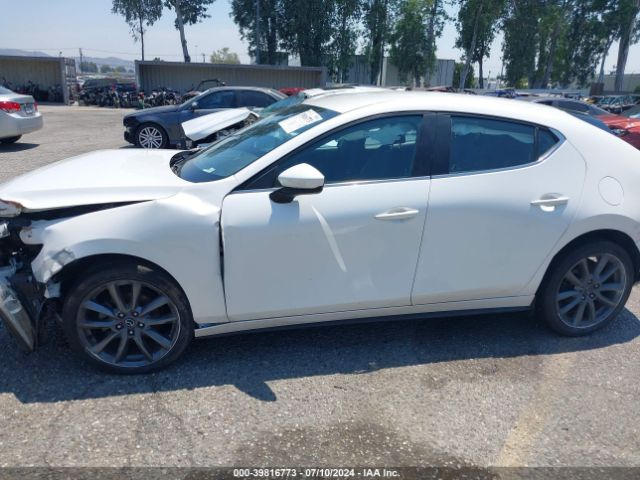 JM1BPAJM8K1134814 Mazda MAZDA3