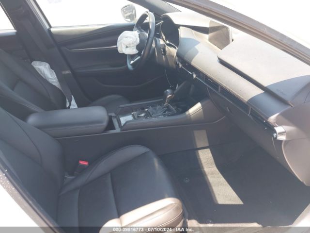 JM1BPAJM8K1134814 Mazda MAZDA3