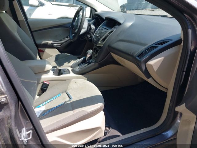 1FADP3K2XEL166180 Ford FOCUS SE