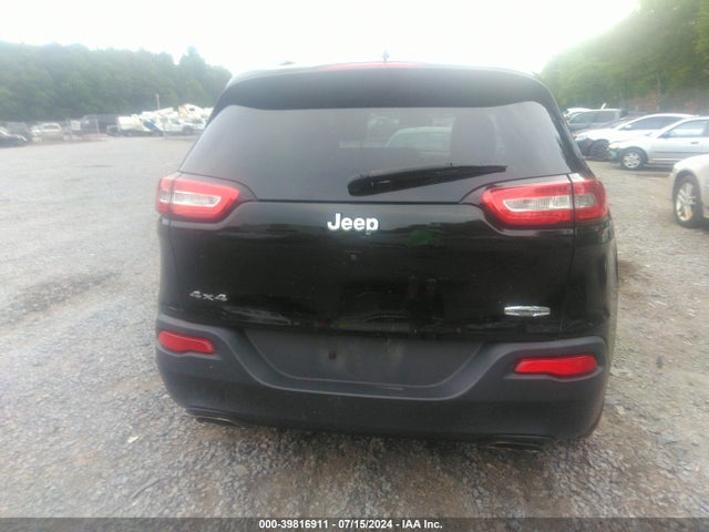 1C4PJMCS9HW575562 Jeep Cherokee Latitude 4x4