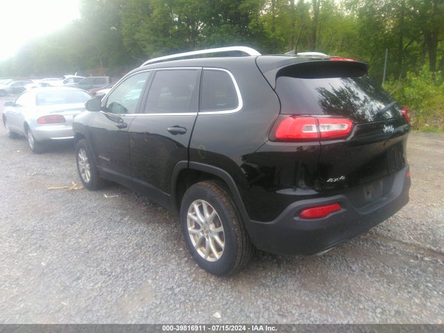1C4PJMCS9HW575562 Jeep Cherokee Latitude 4x4