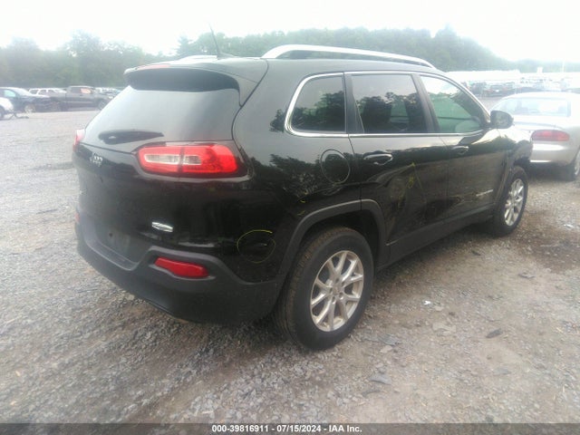 1C4PJMCS9HW575562 Jeep Cherokee Latitude 4x4