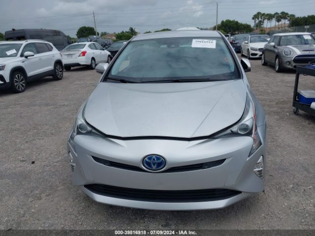 JTDKARFU9J3060623 Toyota Prius Three Touring