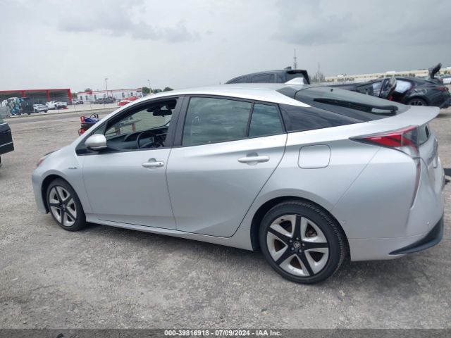 JTDKARFU9J3060623 Toyota Prius Three Touring