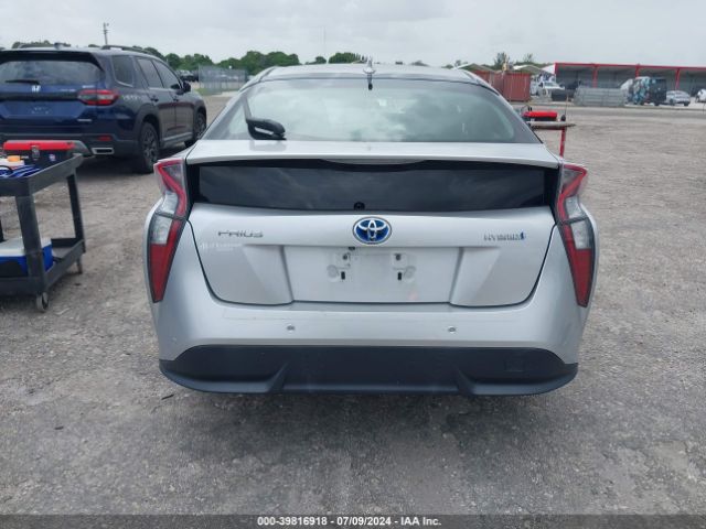 JTDKARFU9J3060623 Toyota Prius Three Touring