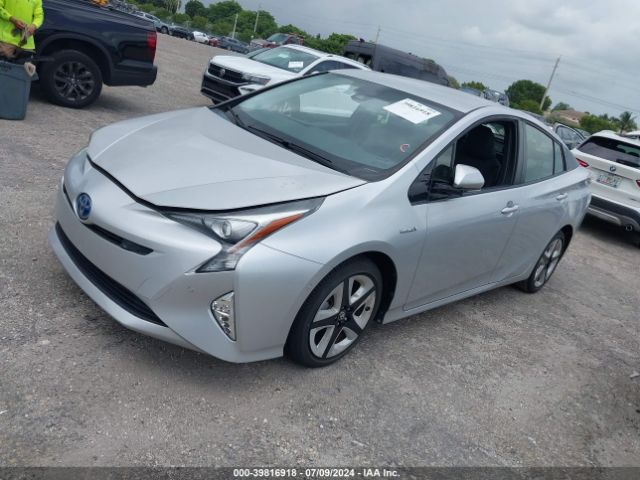 JTDKARFU9J3060623 Toyota Prius Three Touring