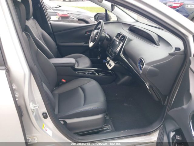 JTDKARFU9J3060623 Toyota Prius Three Touring