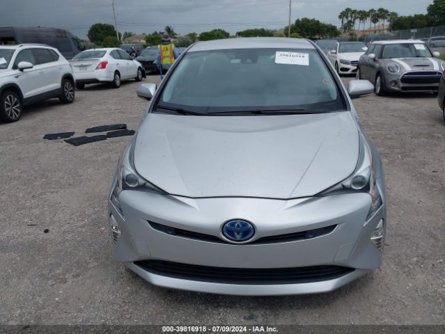 JTDKARFU9J3060623 Toyota Prius Three Touring