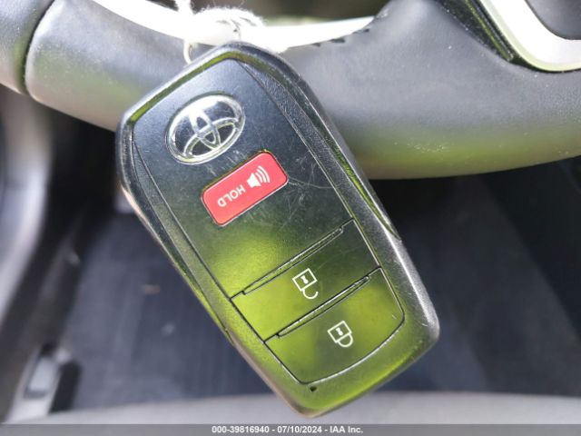 JTND4MBE8P3192956 Toyota COROLLA SE