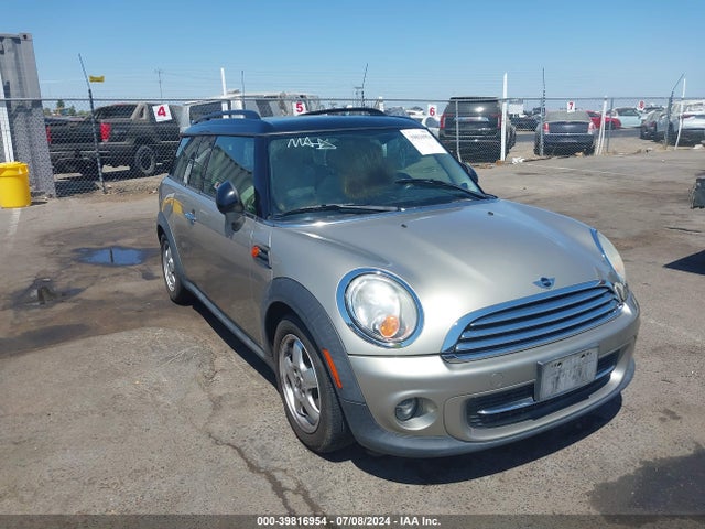 2011 MINI COOPER CLUBMAN WMWZF3C53BT187831 Photo 0