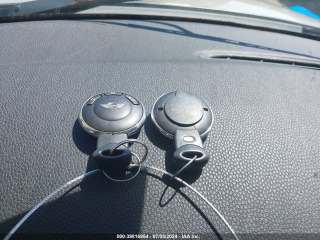 2011 MINI COOPER CLUBMAN WMWZF3C53BT187831 Photo 10