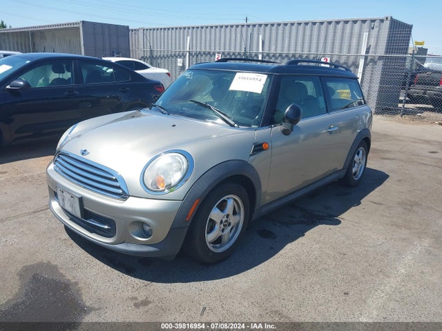 2011 MINI COOPER CLUBMAN WMWZF3C53BT187831 Photo 1