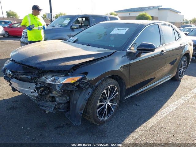 4T1B11HK2JU107106 Toyota CAMRY SE