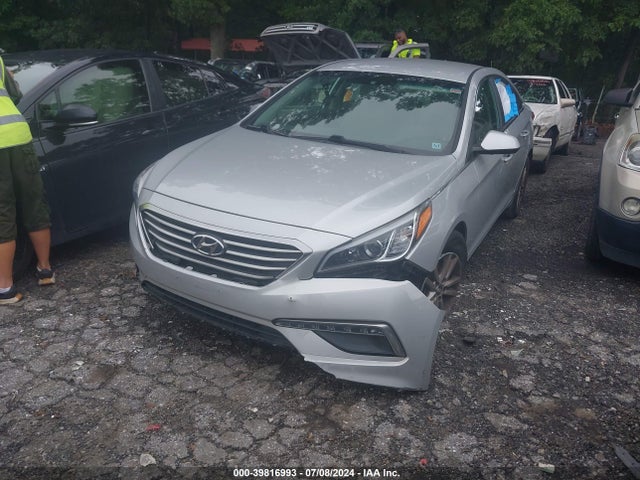Hyundai SONATA SE 2015 5NPE24AF5FH207439 Image 2
