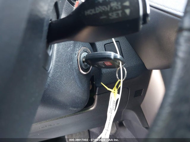 Toyota RAV4 LE 2018 JTMZFREV1JJ748041 Image 11