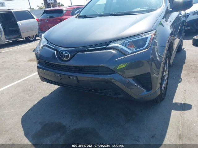 Toyota RAV4 LE 2018 JTMZFREV1JJ748041 Image 12