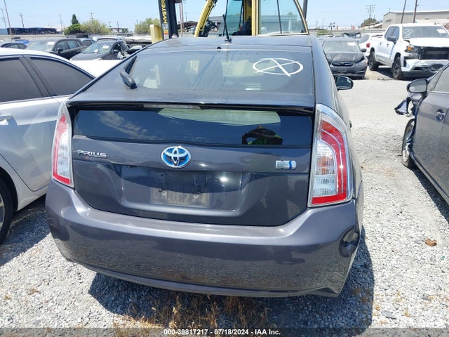 Toyota Prius Two 2015 JTDKN3DUXF0404280 Image 17