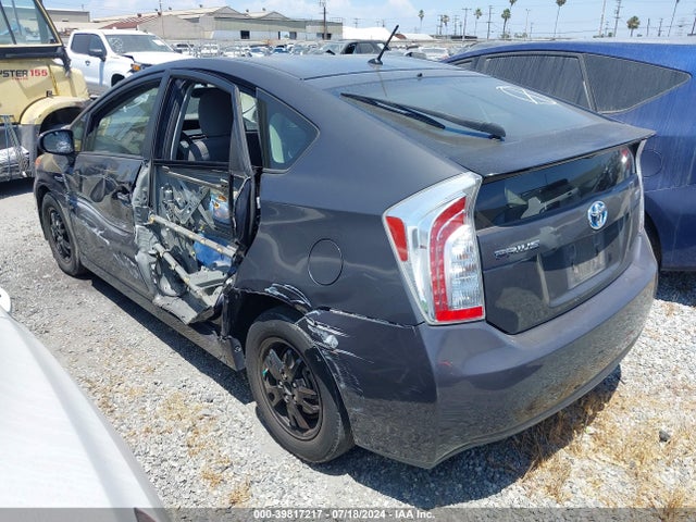 Toyota Prius Two 2015 JTDKN3DUXF0404280 Image 3