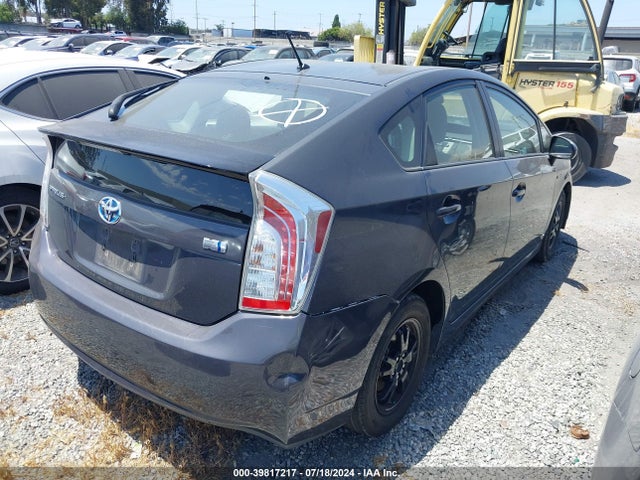 Toyota Prius Two 2015 JTDKN3DUXF0404280 Image 4