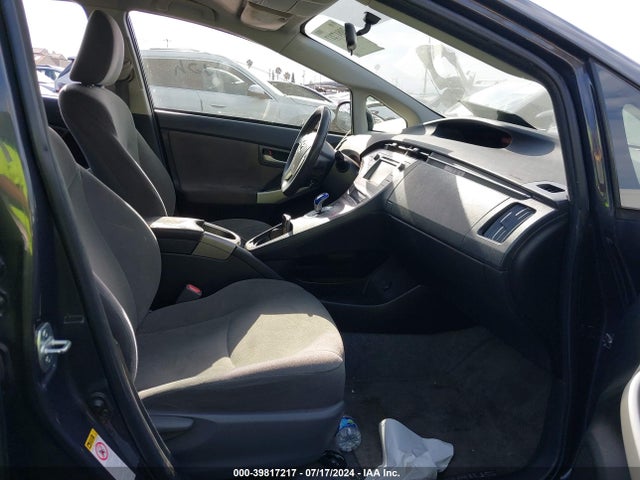 Toyota Prius Two 2015 JTDKN3DUXF0404280 Image 5