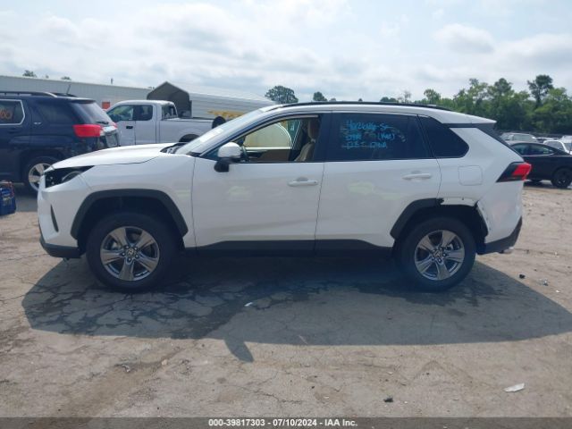 2T3P1RFV7RC451973 Toyota Rav4 Xle
