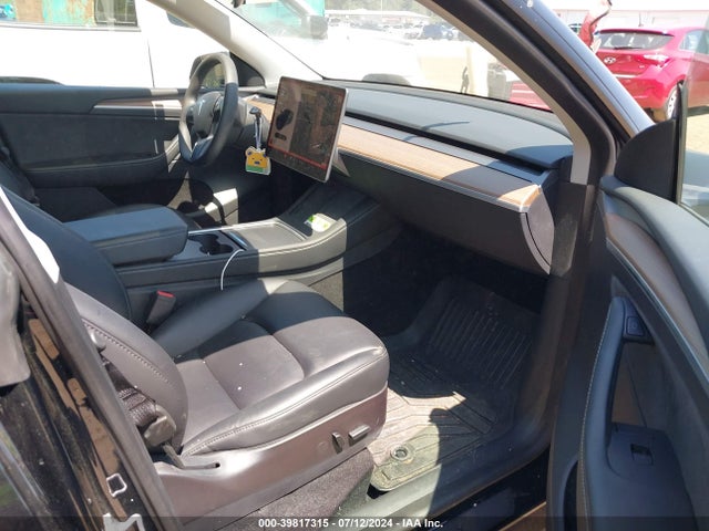 2023 TESLA MODEL Y 7SAYGDEE3PF590171 Photo 4