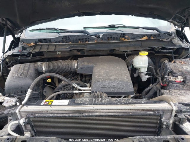 1C6RR7FG0HS837204 RAM 1500 Express Quad Cab 4x4 6'4 Box