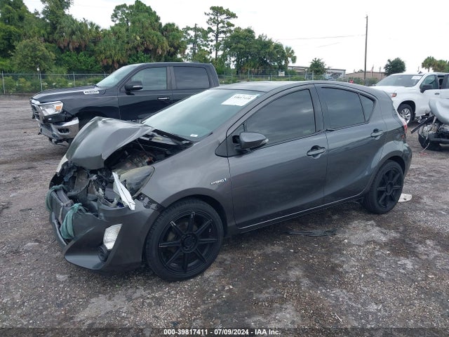 Toyota Prius C Four/one/three/two 2015 JTDKDTB36F1107207 Image 2