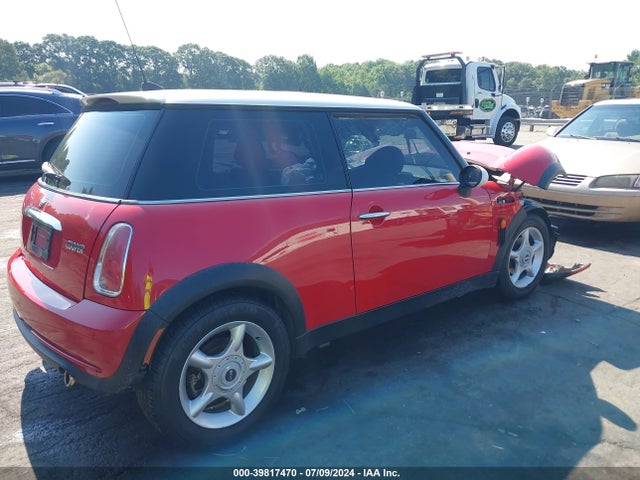 2006 MINI COOPER WMWRC33576TK94170 Photo 3