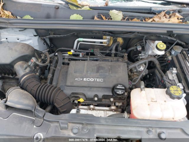 KL7CJNSB2JB722045 Chevrolet TRAX LS