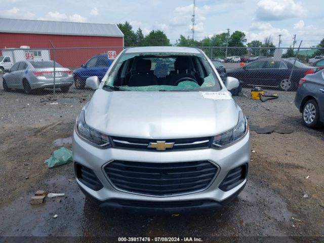 KL7CJNSB2JB722045 Chevrolet TRAX LS