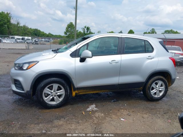 KL7CJNSB2JB722045 Chevrolet TRAX LS