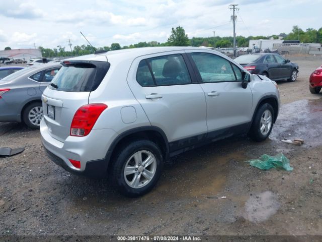 KL7CJNSB2JB722045 Chevrolet TRAX LS