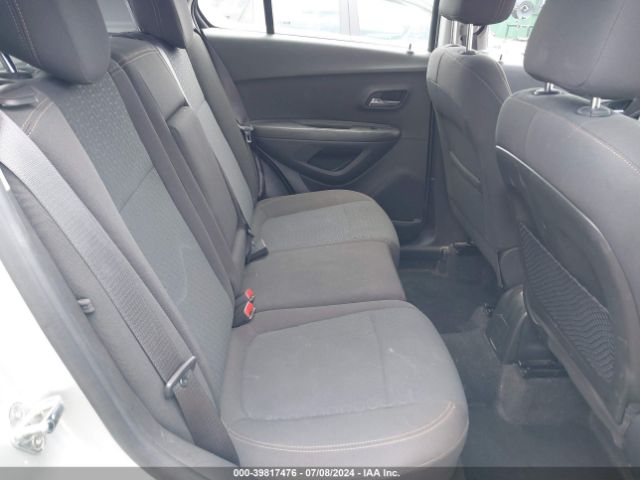 KL7CJNSB2JB722045 Chevrolet TRAX LS