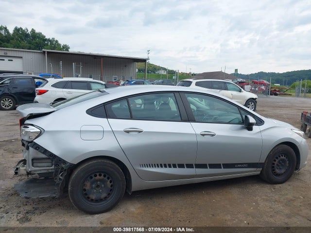 Chevrolet Cruze Ls Auto 2018 1G1BC5SM1J7125930 Image 14