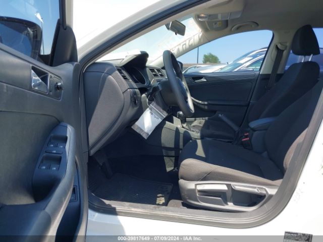 3VW267AJ8GM323479 Volkswagen Jetta 1.4t S
