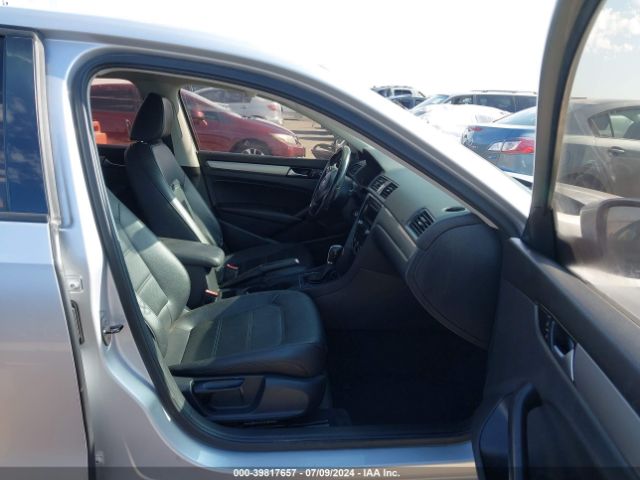1VWAT7A34EC066552 Volkswagen Passat 1.8t Wolfsburg Edition
