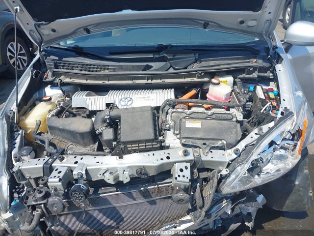 Toyota Prius Three 2014 JTDKN3DU3E0387269 Image 10