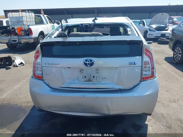 Toyota Prius Three 2014 JTDKN3DU3E0387269 Image 16