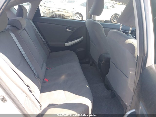 Toyota Prius Three 2014 JTDKN3DU3E0387269 Image 8
