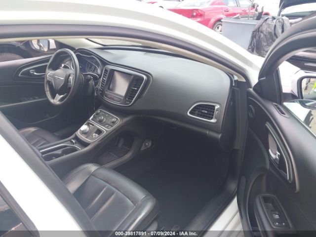 1C3CCCAB2HN501643 Chrysler 200 Limited Platinum
