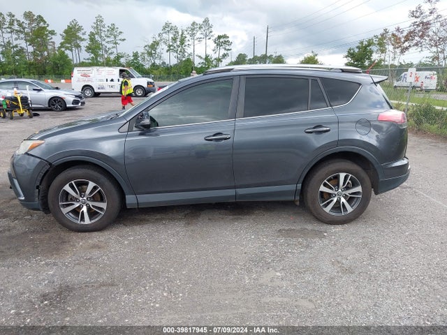 Toyota Rav4 Xle 2017 JTMWFREV0HD094936 Image 14