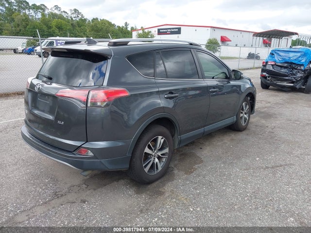 Toyota Rav4 Xle 2017 JTMWFREV0HD094936 Image 4