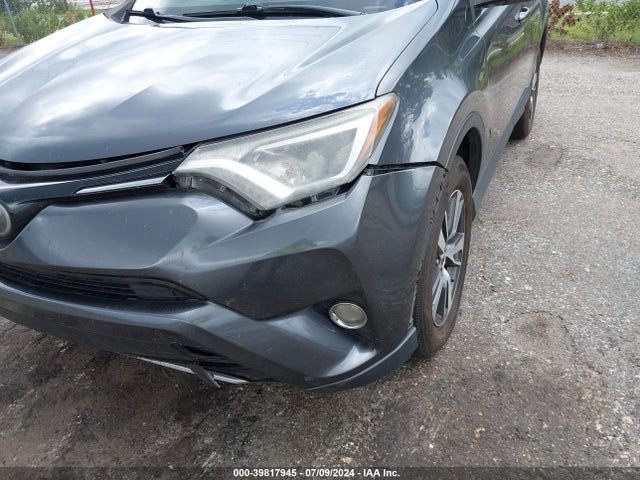 Toyota Rav4 Xle 2017 JTMWFREV0HD094936 Image 6